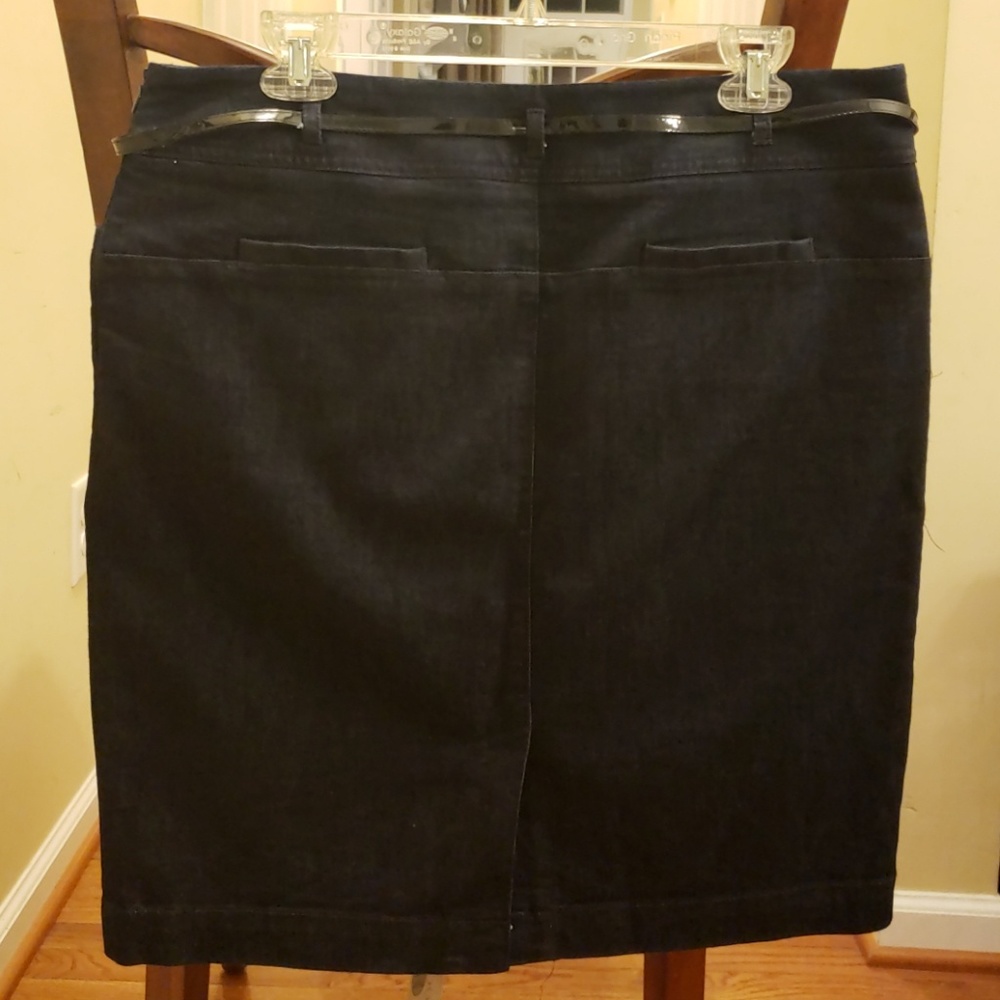 Skirt - Picture 2 of 2